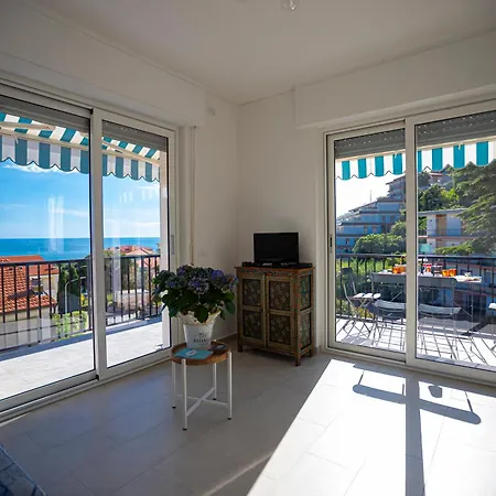 Casa Isotta Riva Ligure